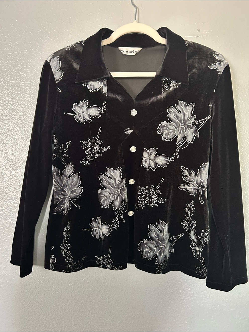 Vintage Tamaris Black Velvet Pullover Botanical Leaf Whimsigoth Top.